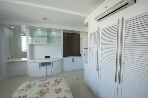 Condo in Khlong Toei, Bangkok, Thailand, 3 bedrooms  № 160541 - photo 7