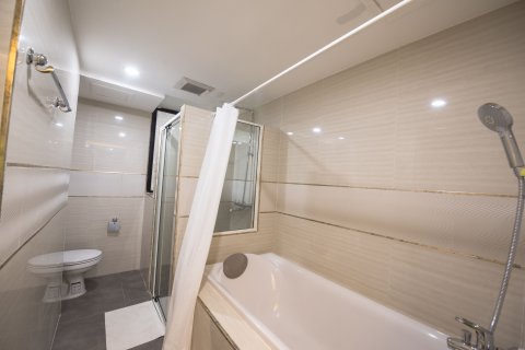 Condo in Khlong Toei, Bangkok, Thailand, 3 bedrooms  № 160541 - photo 20