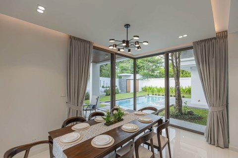 Villa in Chiang Mai, Thailand 5 bedrooms № 198758 - photo 9