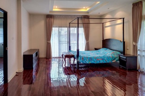 House in Chiang Mai, Thailand 3 bedrooms № 198757 - photo 19