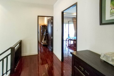 House in Chiang Mai, Thailand 3 bedrooms № 198757 - photo 18