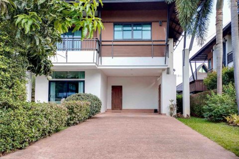 House in Chiang Mai, Thailand 3 bedrooms № 198757 - photo 12