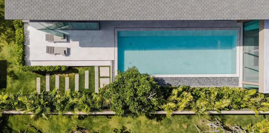 Villa in Phuket, Thailand 4 bedrooms № 198756