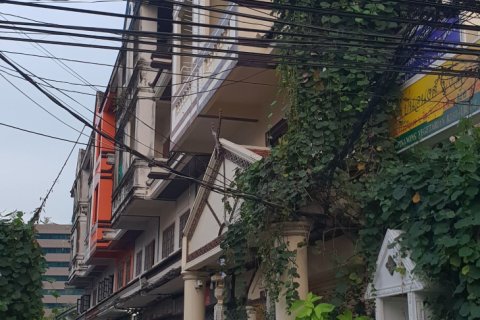 Townhouse in Lak Si, Bangkok, Thailand 6 bedrooms № 169515 - photo 3