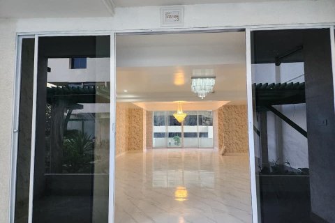 Кондоминиум с 4 спальнями в Ваттхане, Бангкок, Таиланд № 169512 - фото 6