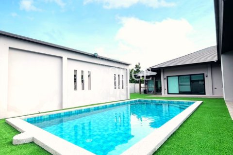 House in Pattaya, Thailand 3 bedrooms № 198563