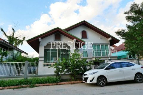 House in Pattaya, Thailand 3 bedrooms № 198561