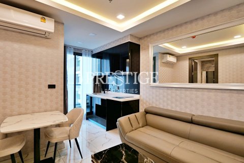 Condo in Pattaya, Thailand, 1 bedroom  № 198558