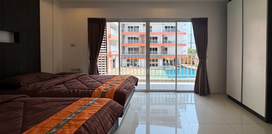 Studio in the Condo in Bang Lamung, Thailand № 205085