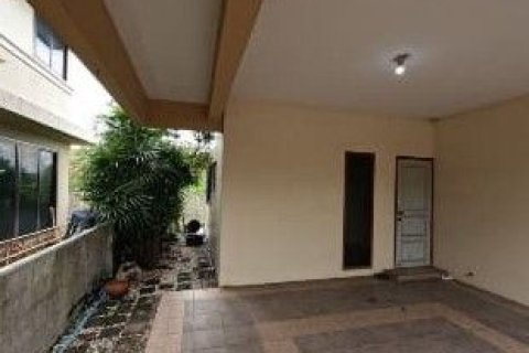 Studio dans le Condo à Ban Lam Luk Ka, Thaïlande № 154478 - photo 2