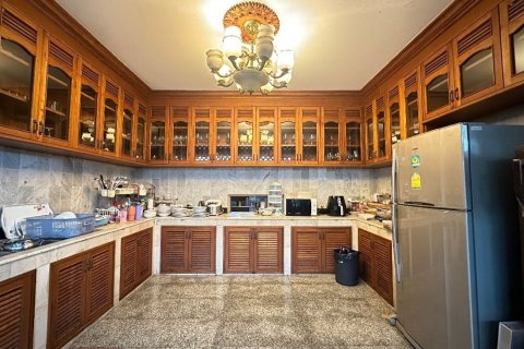 Maison à Pak Kret, Thaïlande 10 chambres № 171041 - photo 13