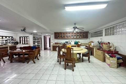 Maison à Pak Kret, Thaïlande 10 chambres № 171041 - photo 17