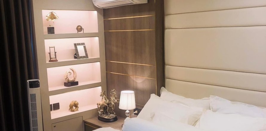 Studio dans le Condo à Pathum Wan, Bangkok, Thaïlande  № 171040