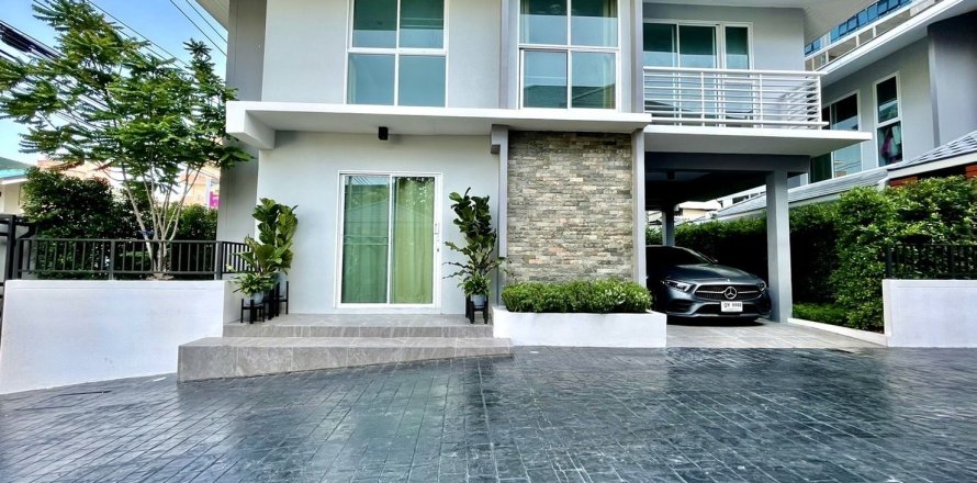 Hôtel à Samut Prakan, Thaïlande № 171039