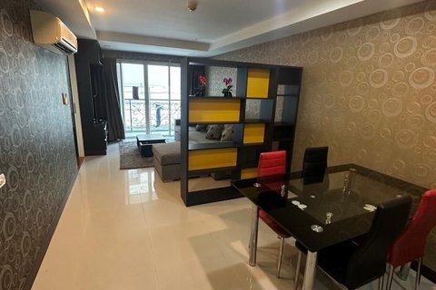 Condo in Watthana, Bangkok, Thailand, 2 bedrooms  № 136816 - photo 2