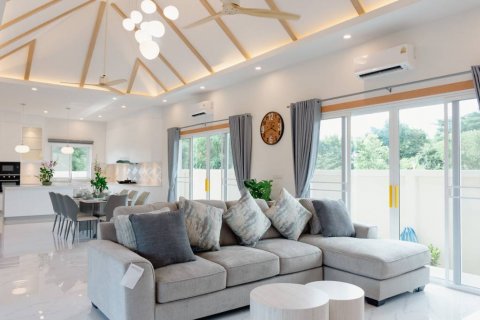 Вилла в Хуа Хине, Таиланд с 3 спальнями № 144263 - фото 8