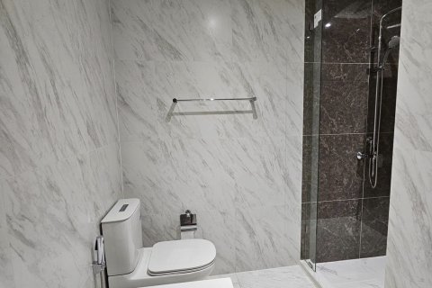 Condo in Khlong Toei, Bangkok, Thailand, 2 bedrooms № 160557 - photo 9