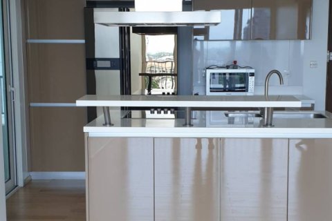 Condo in Khlong Toei, Bangkok, Thailand, 3 bedrooms № 160562 - photo 6