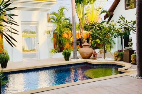 House in Pattaya, Thailand 3 bedrooms № 145420 - photo 11