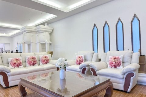 House in Pattaya, Thailand 3 bedrooms № 145420 - photo 16