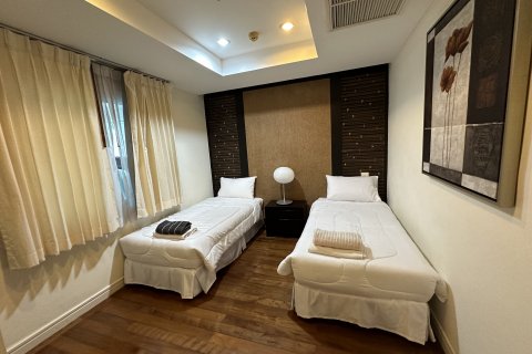 Condo in Phuket, Thailand, 2 bedrooms  № 136485 - photo 14