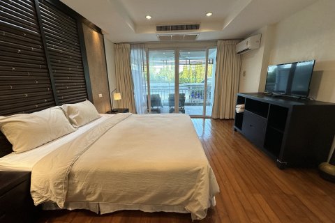 Condo in Phuket, Thailand, 2 bedrooms  № 136485 - photo 11
