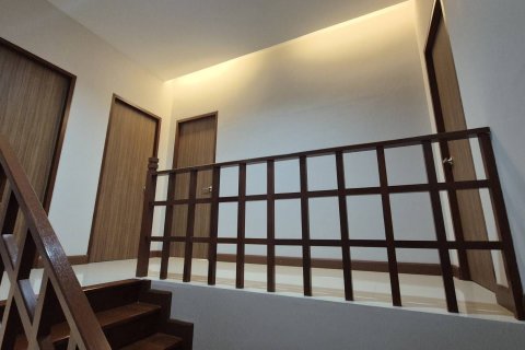 House in Samut Prakan, Thailand 3 bedrooms № 154632 - photo 8