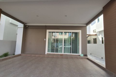 House in Samut Prakan, Thailand 3 bedrooms № 154632 - photo 3