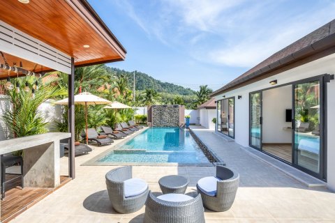 Villa in Rawai, Thailand 5 bedrooms № 154602 - photo 4