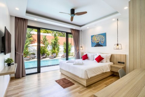 Villa in Rawai, Thailand 5 bedrooms № 154602 - photo 18