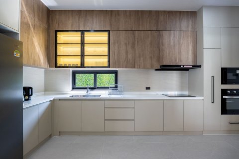 Villa in Rawai, Thailand 5 bedrooms № 154602 - photo 11