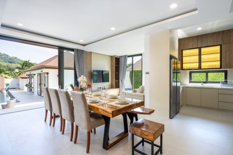 Villa in Rawai, Thailand 5 bedrooms № 154602 - photo 9