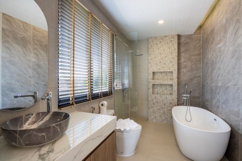 Villa in Rawai, Thailand 5 bedrooms № 154602 - photo 30