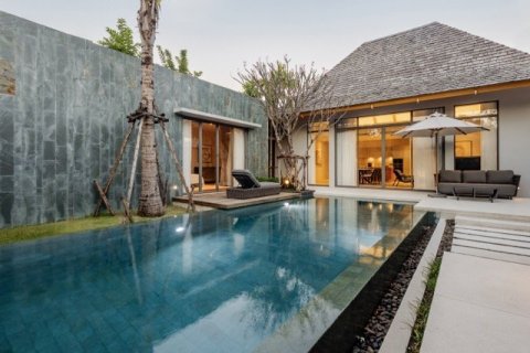 House in Bang Tao, Thailand 4 bedrooms № 154601 - photo 1