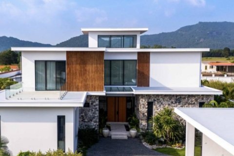 Villa in Hua Hin, Thailand 4 bedrooms № 154598 - photo 1