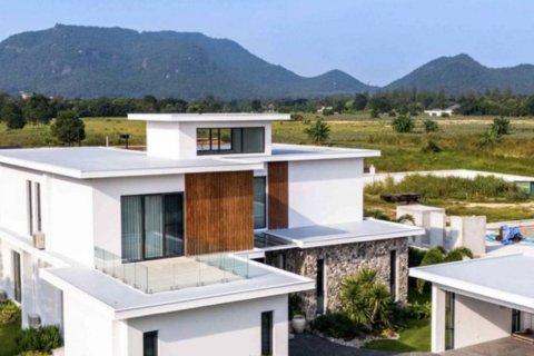 Villa in Hua Hin, Thailand 4 bedrooms № 154598 - photo 2