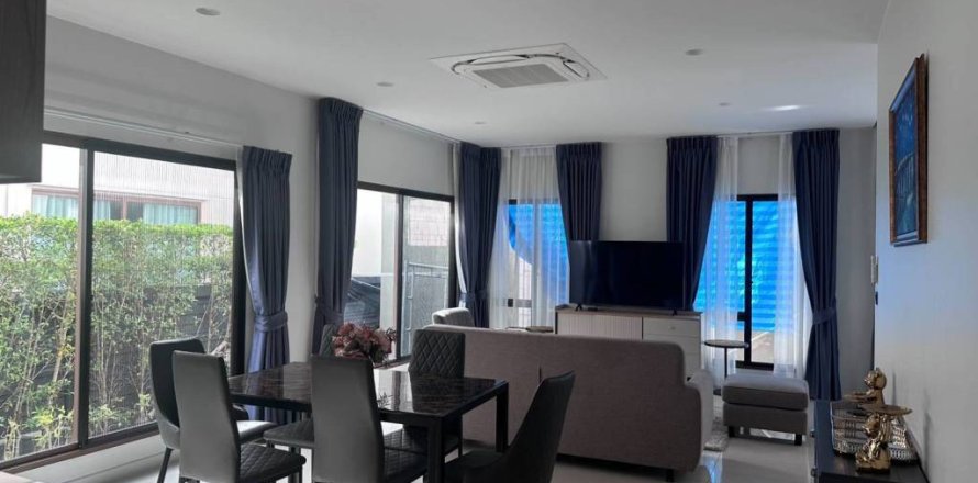 House in Bangkok, Thailand 4 bedrooms № 154597