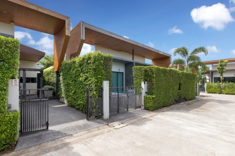 Villa in Phuket, Thailand 2 bedrooms № 146444 - photo 2