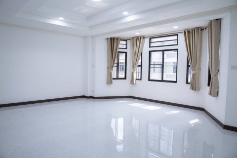ทาวน์เฮาส์ในวัฒนา, กรุงเทพฯ, ประเทศไทย 3 ห้องนอน № 200660 - รูปถ่าย 3