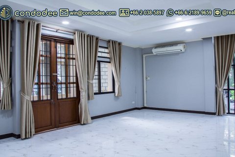 ทาวน์เฮาส์ในวัฒนา, กรุงเทพฯ, ประเทศไทย 3 ห้องนอน № 200660 - รูปถ่าย 18