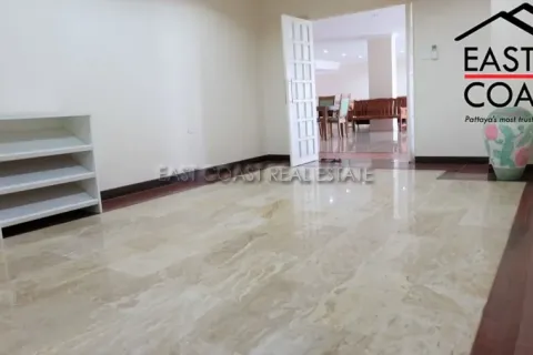 Condominio de 3 dormitorios en Pattaya, Tailandia № 212797 - foto 2