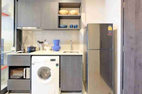 Condo in Bangkok, Thailand, 2 bedrooms № 183964 - photo 17