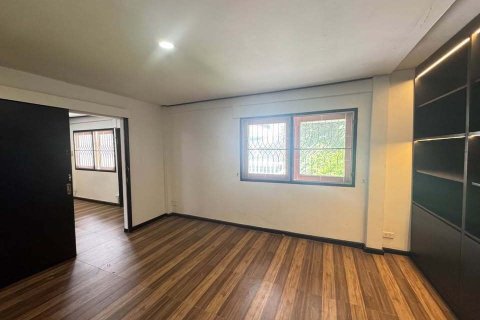 Дом в Суан Луанге, Бангкок, Таиланд с 5 спальнями  № 173646 - фото 17