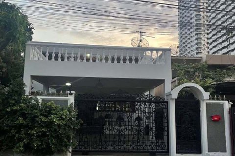 Дом в Суан Луанге, Бангкок, Таиланд с 5 спальнями  № 173646 - фото 1