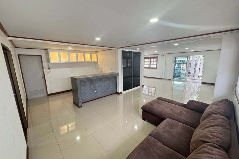 Дом в Суан Луанге, Бангкок, Таиланд с 5 спальнями  № 173646 - фото 4