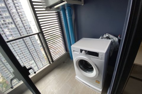 Condo in Huai Khwang, Bangkok, Thailand, 2 bedrooms  № 173649 - photo 9