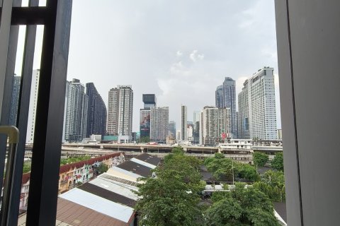 Condo à Huai Khwang, Bangkok, Thaïlande, 2 chambres  № 152862 - photo 13