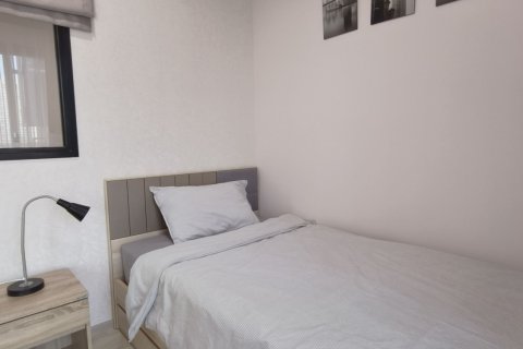 Condo à Huai Khwang, Bangkok, Thaïlande, 2 chambres  № 152862 - photo 10