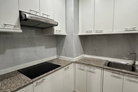Кондоминиум с 2 спальнями в Кхлонг Сане, Бангкок, Таиланд № 155443 - фото 8