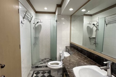 Кондоминиум с 2 спальнями в Кхлонг Сане, Бангкок, Таиланд № 155443 - фото 9